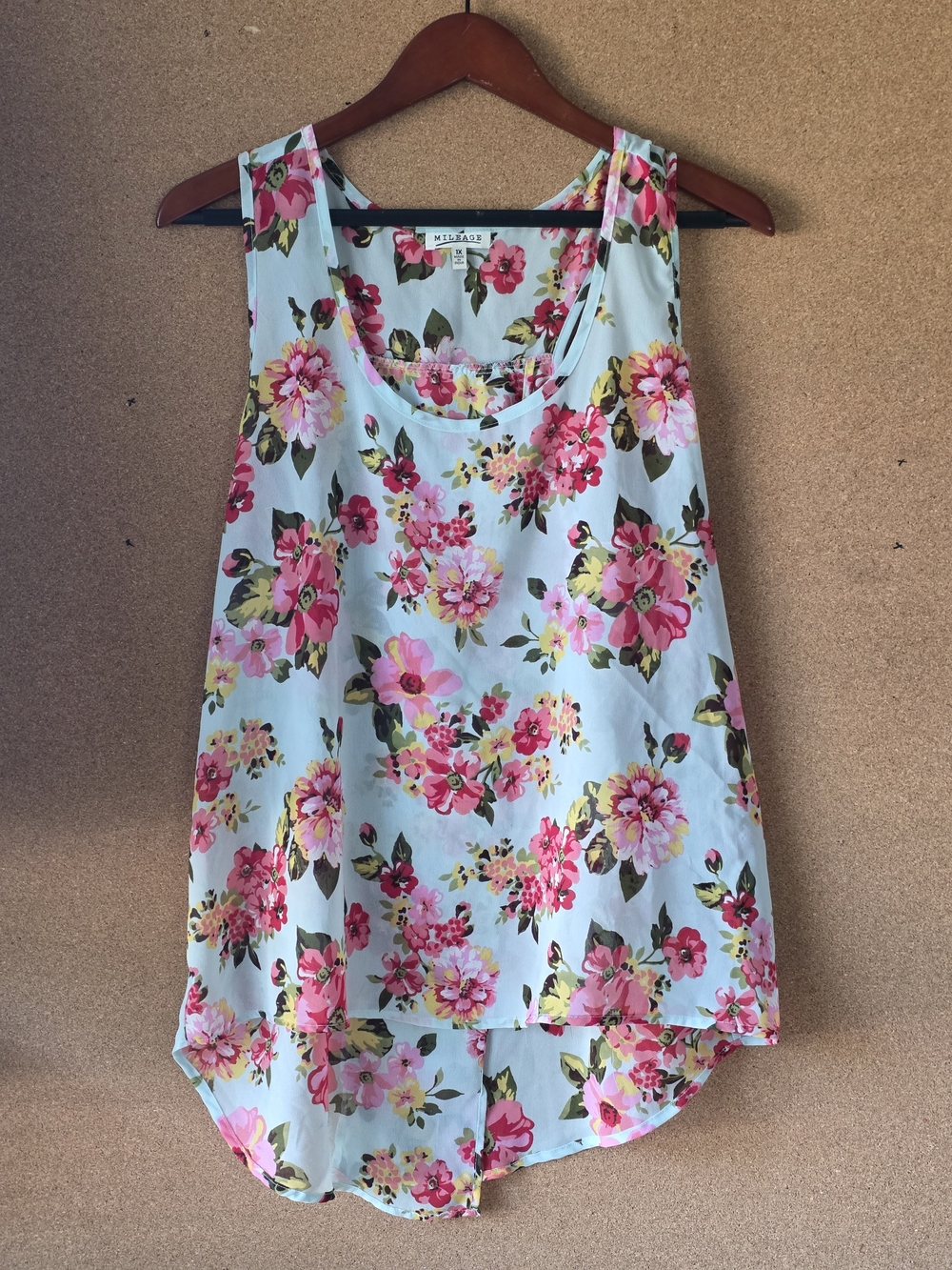 Mileage Plus 1X Summer Floral Top Sleeveless Lightweight Split Back
